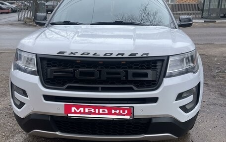 Ford Explorer VI, 2017 год, 2 355 000 рублей, 4 фотография