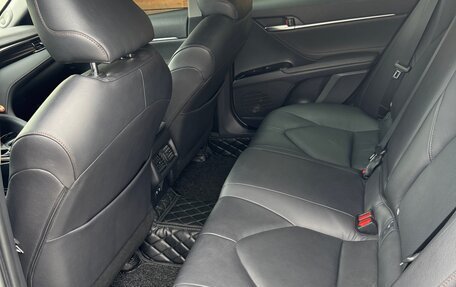 Toyota Camry, 2020 год, 3 050 000 рублей, 10 фотография