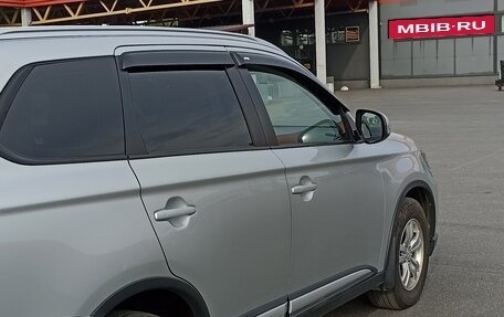 Mitsubishi Outlander III рестайлинг 3, 2015 год, 1 460 000 рублей, 3 фотография