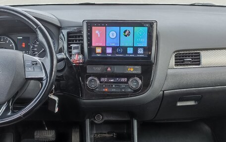 Mitsubishi Outlander III рестайлинг 3, 2015 год, 1 460 000 рублей, 13 фотография