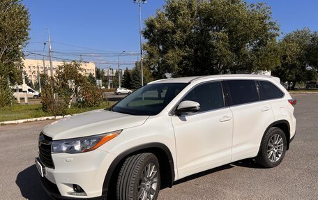 Toyota Highlander III, 2015 год, 2 750 000 рублей, 2 фотография