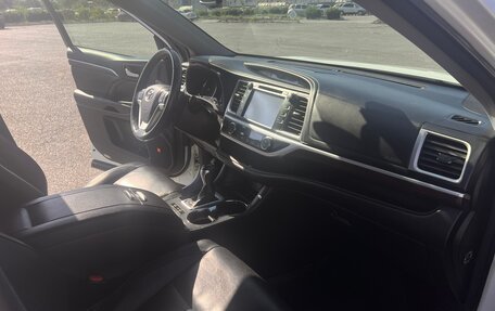 Toyota Highlander III, 2015 год, 2 750 000 рублей, 6 фотография