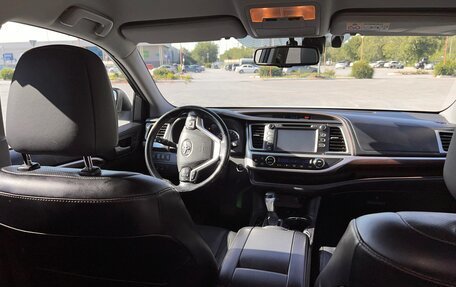 Toyota Highlander III, 2015 год, 2 750 000 рублей, 9 фотография