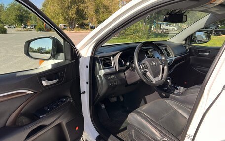 Toyota Highlander III, 2015 год, 2 750 000 рублей, 11 фотография
