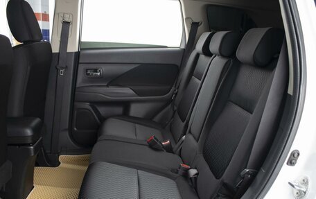 Mitsubishi Outlander III рестайлинг 3, 2013 год, 1 650 000 рублей, 9 фотография