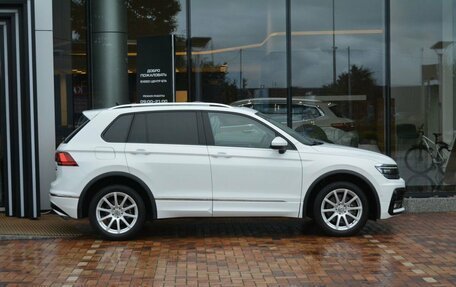 Volkswagen Tiguan II, 2018 год, 2 620 000 рублей, 4 фотография