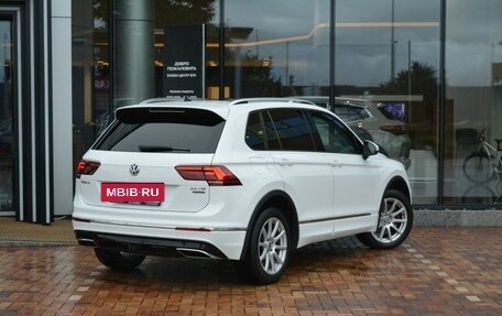 Volkswagen Tiguan II, 2018 год, 2 620 000 рублей, 5 фотография