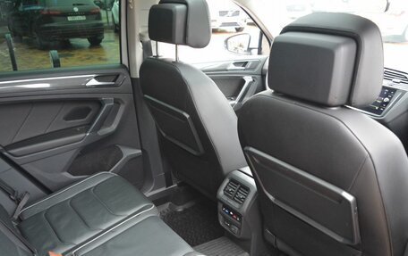 Volkswagen Tiguan II, 2018 год, 2 620 000 рублей, 19 фотография