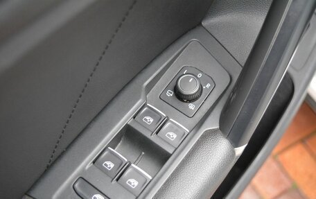 Volkswagen Tiguan II, 2018 год, 2 620 000 рублей, 26 фотография