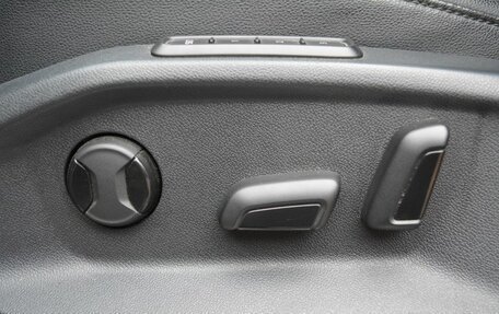 Volkswagen Tiguan II, 2018 год, 2 620 000 рублей, 28 фотография