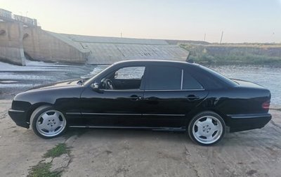 Mercedes-Benz E-Класс, 2002 год, 600 000 рублей, 1 фотография