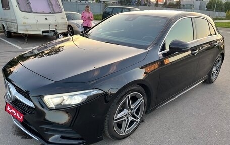 Mercedes-Benz A-Класс, 2018 год, 2 500 000 рублей, 3 фотография