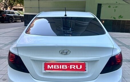 Hyundai Solaris II рестайлинг, 2013 год, 700 000 рублей, 4 фотография