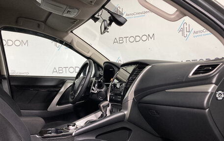 Mitsubishi Pajero Sport III рестайлинг, 2018 год, 2 640 000 рублей, 11 фотография