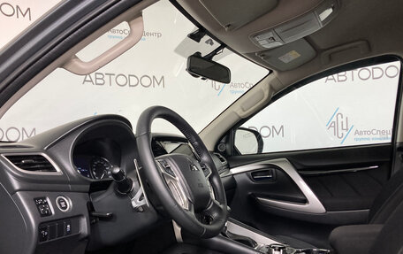 Mitsubishi Pajero Sport III рестайлинг, 2018 год, 2 640 000 рублей, 9 фотография
