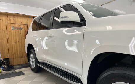 Toyota Land Cruiser Prado 150 рестайлинг 2, 2021 год, 8 000 000 рублей, 10 фотография