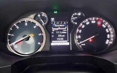 Toyota Land Cruiser Prado 150 рестайлинг 2, 2021 год, 8 000 000 рублей, 5 фотография