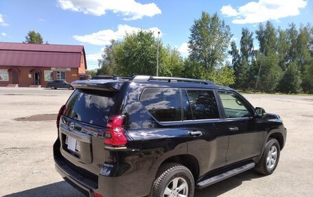 Toyota Land Cruiser Prado 150 рестайлинг 2, 2018 год, 4 500 000 рублей, 2 фотография