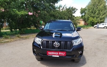 Toyota Land Cruiser Prado 150 рестайлинг 2, 2018 год, 4 500 000 рублей, 3 фотография