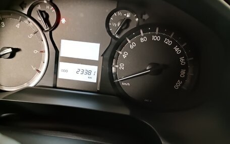 Toyota Land Cruiser Prado 150 рестайлинг 2, 2018 год, 4 500 000 рублей, 14 фотография