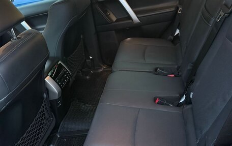 Toyota Land Cruiser Prado 150 рестайлинг 2, 2019 год, 7 000 000 рублей, 6 фотография