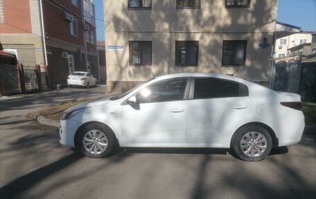 KIA Rio IV, 2019 год, 980 000 рублей, 2 фотография