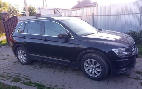 Volkswagen Tiguan II, 2017 год, 2 250 000 рублей, 2 фотография