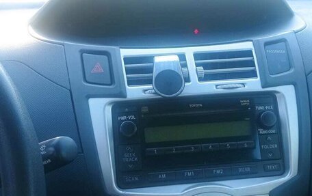 Toyota Yaris III рестайлинг, 2006 год, 600 000 рублей, 3 фотография