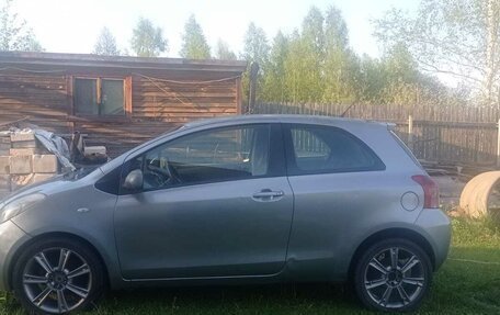 Toyota Yaris III рестайлинг, 2006 год, 600 000 рублей, 12 фотография