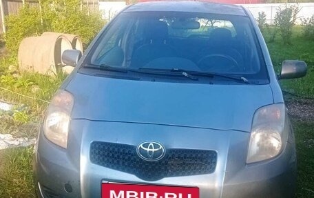 Toyota Yaris III рестайлинг, 2006 год, 600 000 рублей, 15 фотография