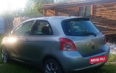 Toyota Yaris III рестайлинг, 2006 год, 600 000 рублей, 17 фотография