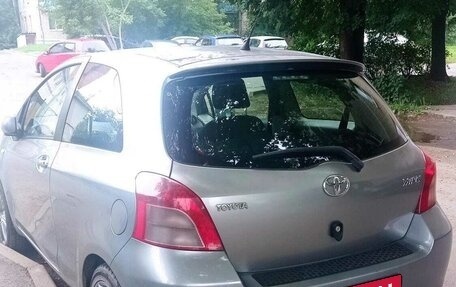Toyota Yaris III рестайлинг, 2006 год, 600 000 рублей, 19 фотография