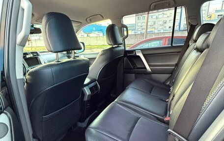 Toyota Land Cruiser Prado 150 рестайлинг 2, 2010 год, 2 650 000 рублей, 6 фотография