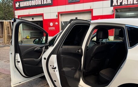 Opel Astra J, 2013 год, 870 000 рублей, 10 фотография