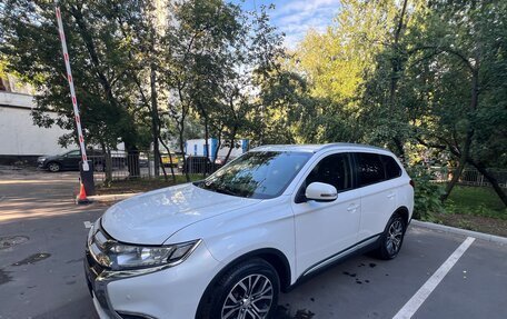 Mitsubishi Outlander III рестайлинг 3, 2017 год, 2 500 000 рублей, 4 фотография