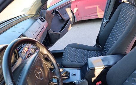 Mercedes-Benz C-Класс, 1999 год, 240 000 рублей, 6 фотография
