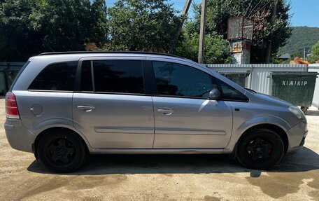 Opel Zafira B, 2007 год, 700 000 рублей, 2 фотография