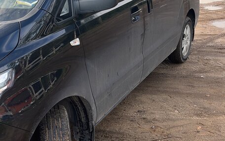 Hyundai Grand Starex Grand Starex I рестайлинг 2, 2019 год, 3 800 000 рублей, 4 фотография