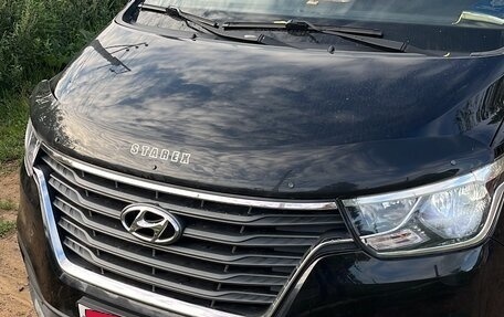 Hyundai Grand Starex Grand Starex I рестайлинг 2, 2019 год, 3 800 000 рублей, 5 фотография