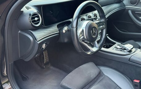Mercedes-Benz E-Класс, 2020 год, 3 500 000 рублей, 5 фотография