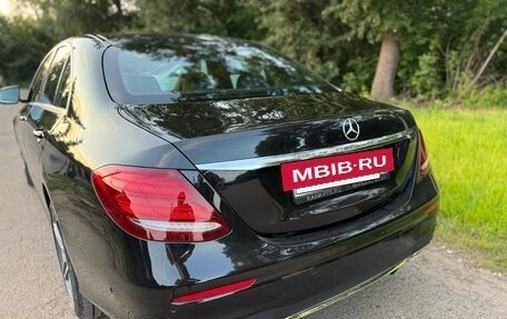 Mercedes-Benz E-Класс, 2020 год, 3 500 000 рублей, 4 фотография