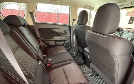 Mitsubishi Outlander III рестайлинг 3, 2019 год, 1 450 000 рублей, 9 фотография