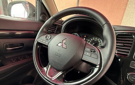 Mitsubishi Outlander III рестайлинг 3, 2019 год, 1 450 000 рублей, 7 фотография