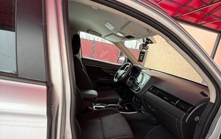 Mitsubishi Outlander III рестайлинг 3, 2019 год, 1 450 000 рублей, 4 фотография