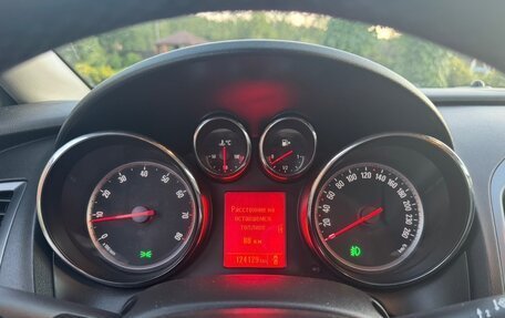 Opel Astra J, 2013 год, 850 000 рублей, 4 фотография