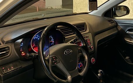 KIA Rio III рестайлинг, 2015 год, 990 000 рублей, 3 фотография