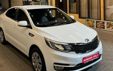 KIA Rio III рестайлинг, 2015 год, 990 000 рублей, 2 фотография