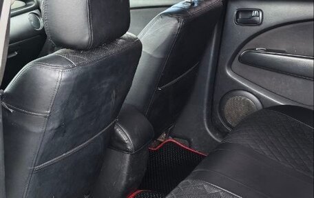 Mitsubishi Outlander III рестайлинг 3, 2007 год, 600 000 рублей, 6 фотография