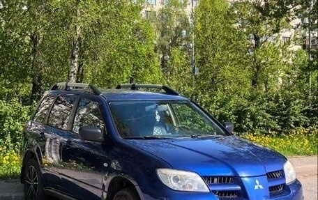 Mitsubishi Outlander III рестайлинг 3, 2007 год, 600 000 рублей, 4 фотография