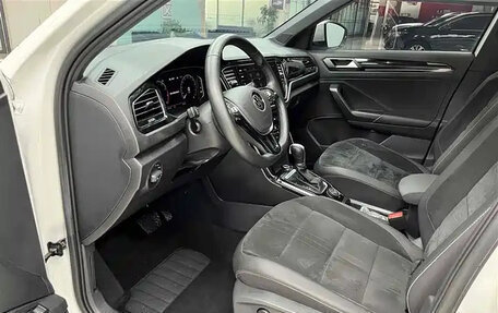 Volkswagen T-Roc I, 2022 год, 1 490 334 рублей, 2 фотография
